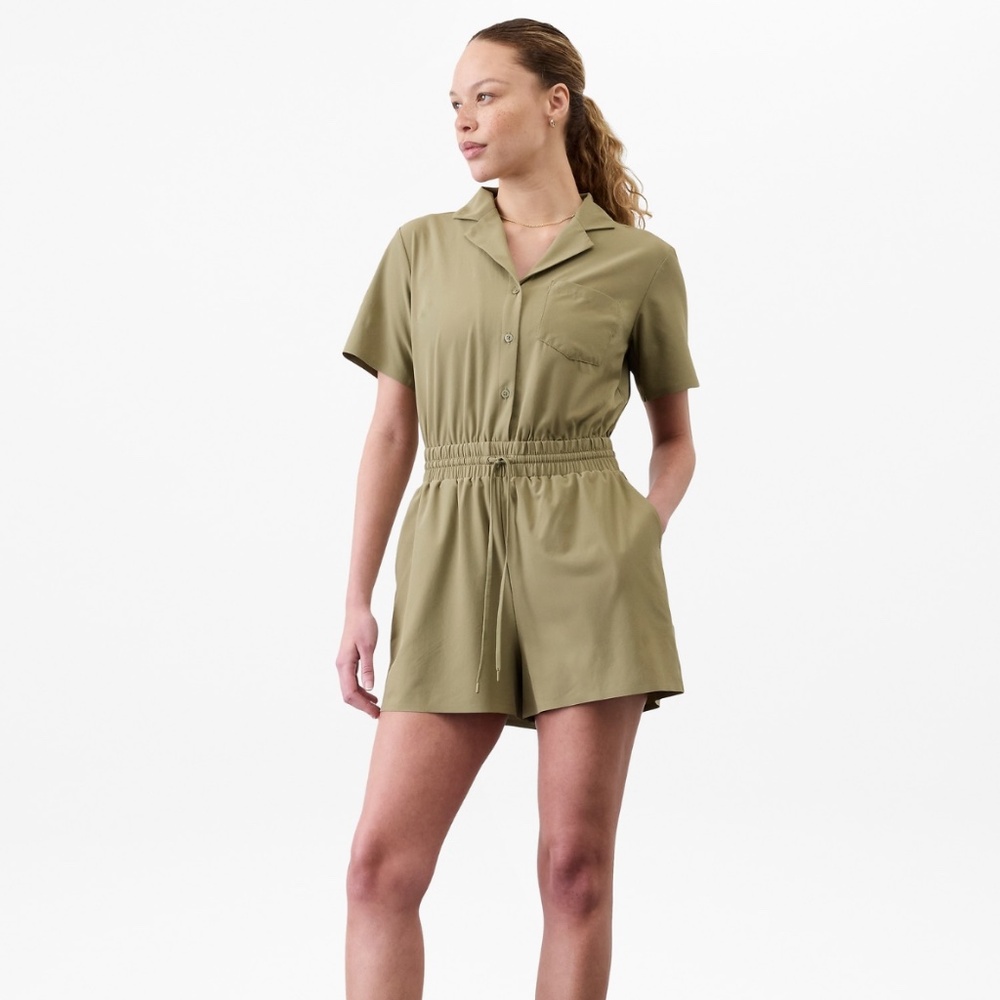 Athleta Romper Size Small, Olive color, great for traveling, hiking